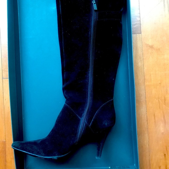 Boots . Shoes  , KENNETH COLE BLACK SUADE Heel’s - Picture 3 of 8
